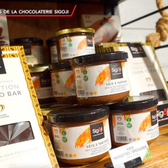 Découvrez notre recette de glace au beurre de cacahuètes sans sorbetière pour profiter de l’été